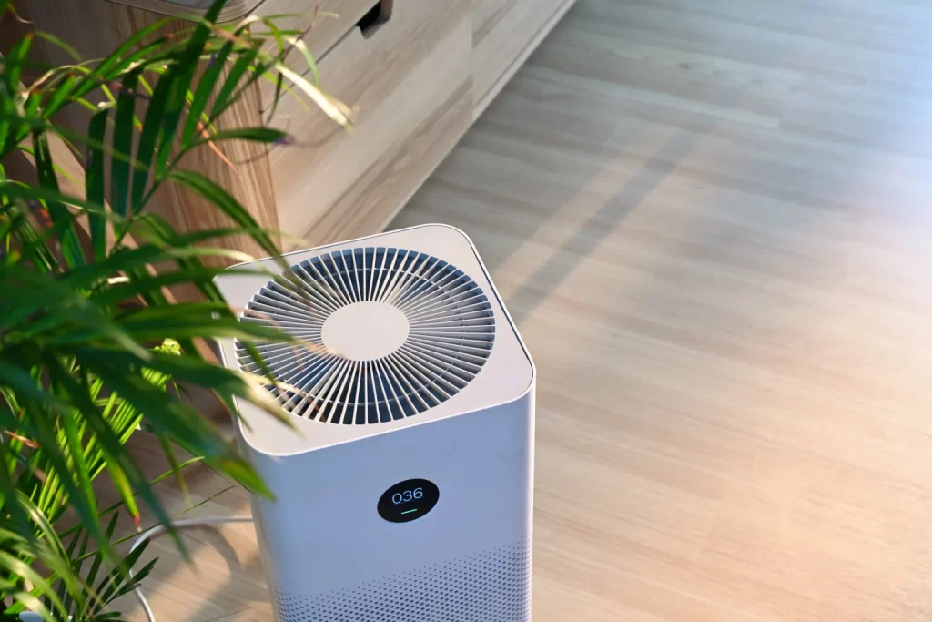 Air purifying device